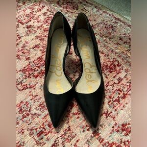 Sam Edelman black pointed toe pumps. Size 7